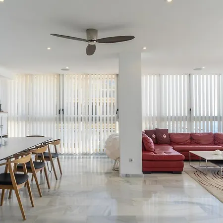 Unique First Line Apartamento