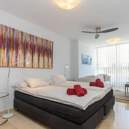 Unique First Line Apartamento *